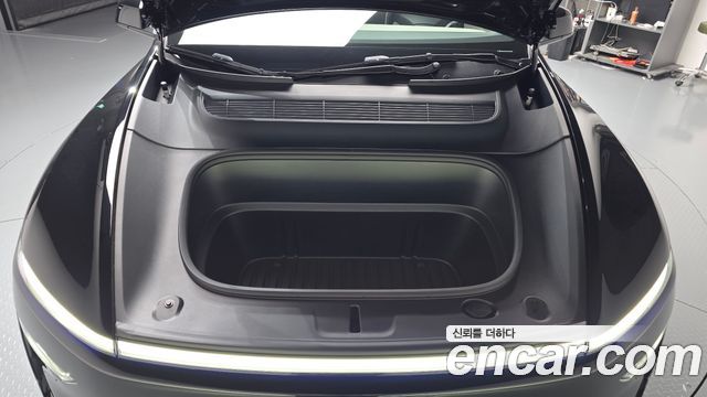 Tesla Model Y 2027 — photo 6