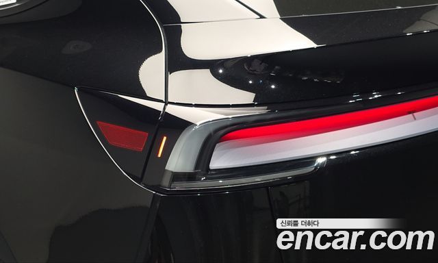 Tesla Model Y 2027 — photo 9