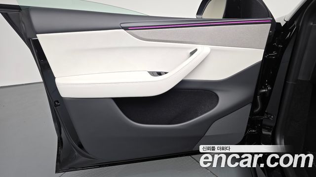 Tesla Model Y 2027 — photo 14