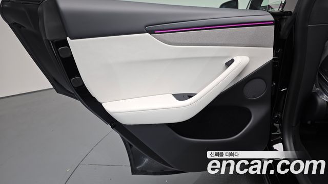 Tesla Model Y 2027 — photo 15
