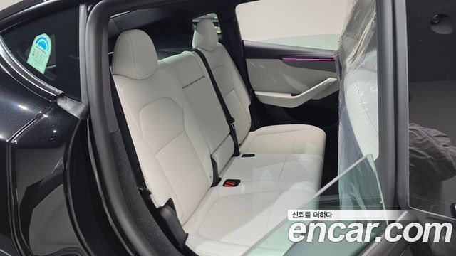 Tesla Model Y 2027 — photo 16
