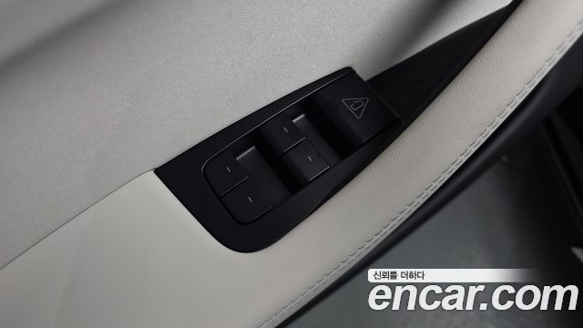 Tesla Model Y 2027 — photo 28