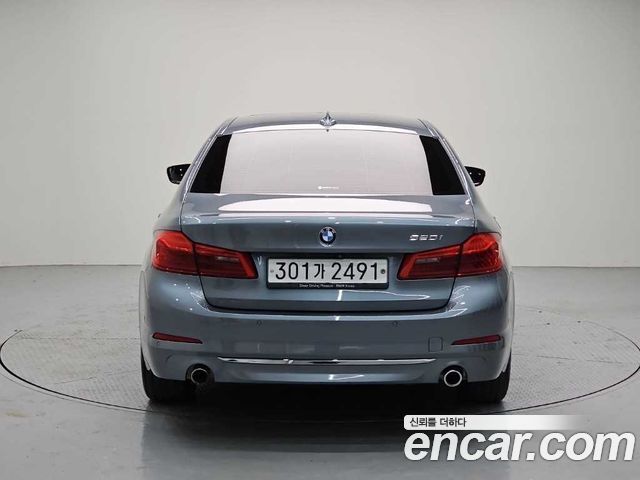 BMW 5-Series 2019 — photo 3