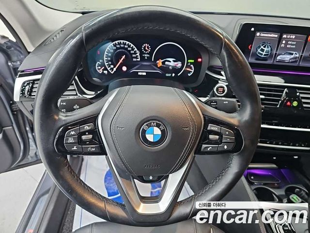 BMW 5-Series 2019 — photo 9