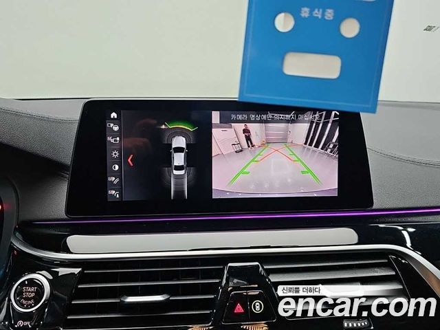 BMW 5-Series 2019 — photo 16