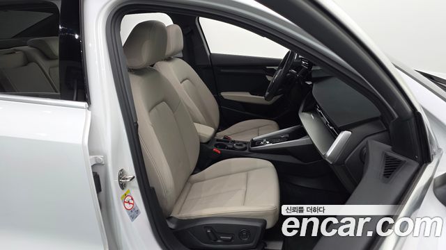 Audi A3 2023 — photo 16