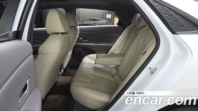 Hyundai AVANTE 2024 — photo 18