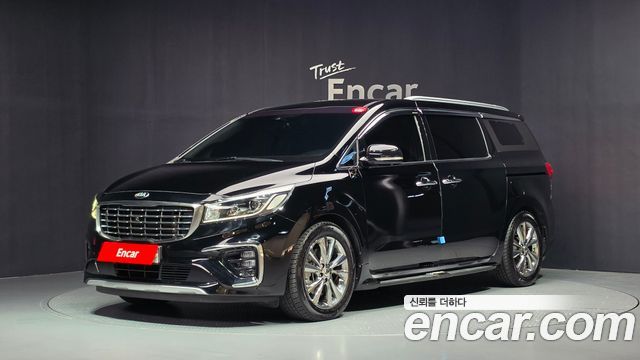Kia Canival 2020 — photo 1
