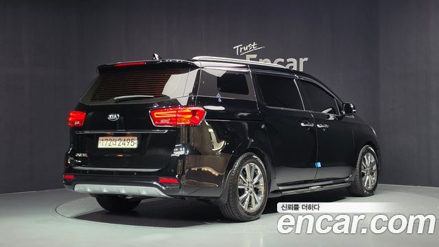 Kia Canival 2020 — photo 2