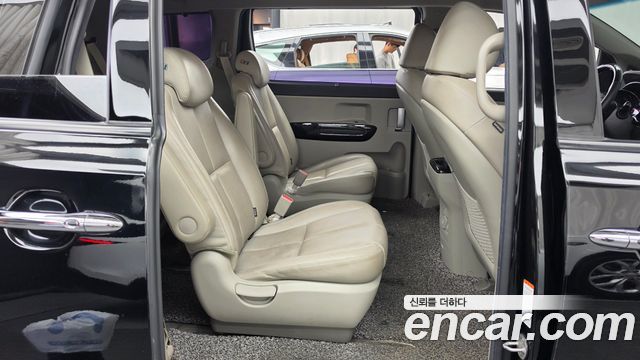 Kia Canival 2020 — photo 17