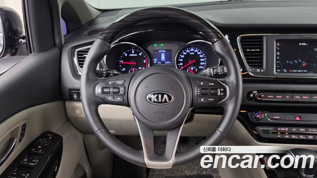 Kia Canival 2020 — photo 18