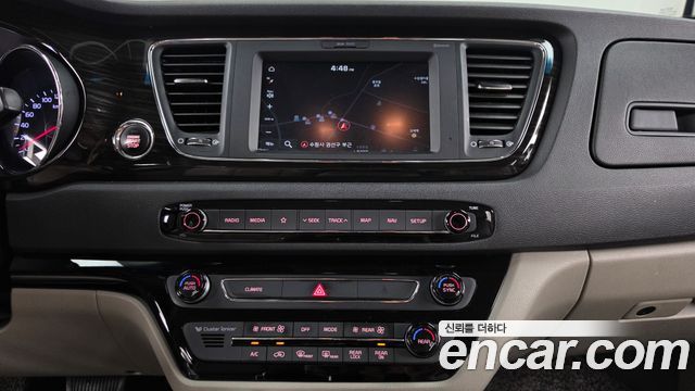 Kia Canival 2020 — photo 19