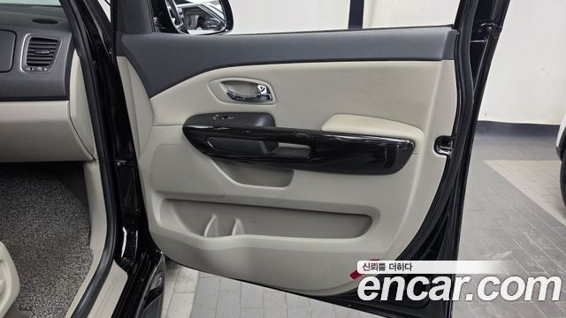 Kia Canival 2020 — photo 15