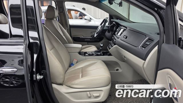 Kia Canival 2020 — photo 16