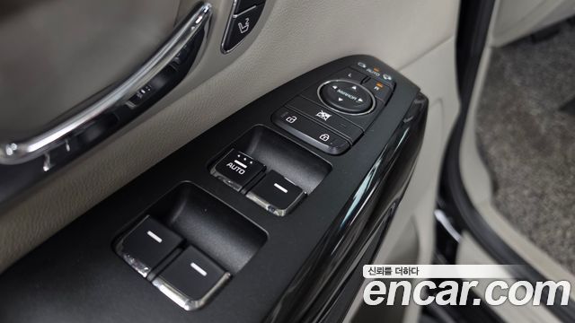 Kia Canival 2020 — photo 34