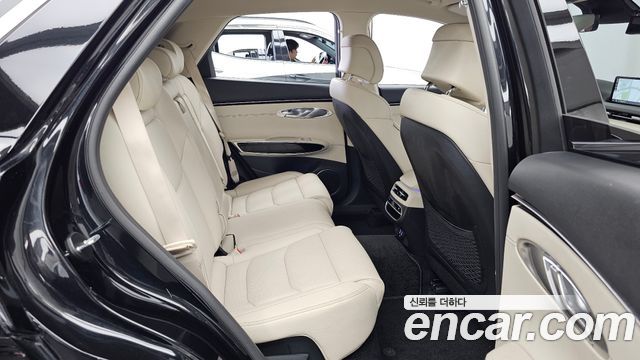 Genesis GV70 2023 — photo 18