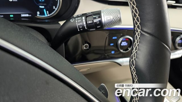 Genesis GV70 2023 — photo 20