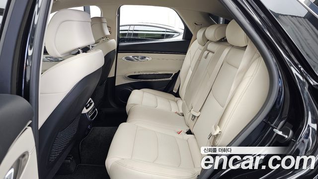 Genesis GV70 2023 — photo 16