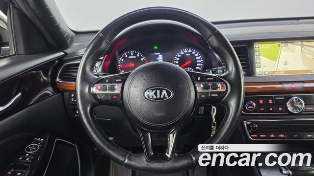 Kia K7 2017 — photo 12