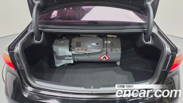 Kia K7 2017 — photo 20