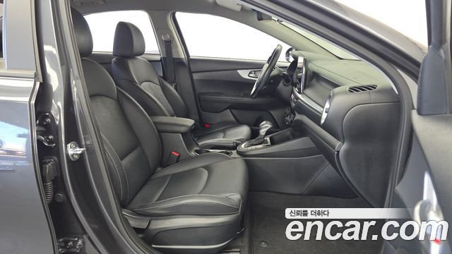 Kia K3 2022 — photo 17