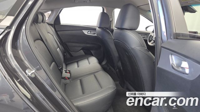 Kia K3 2022 — photo 18