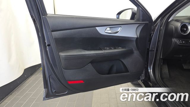 Kia K3 2022 — photo 14