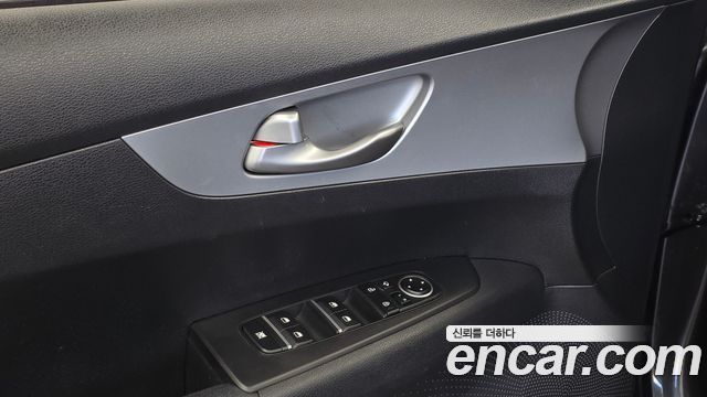 Kia K3 2022 — photo 27