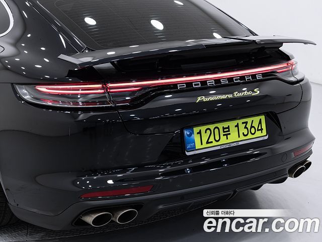 Porsche Panamera 2023 — photo 12