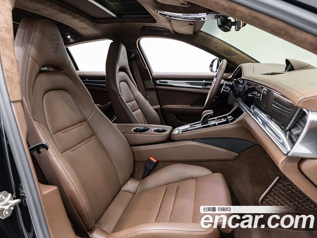 Porsche Panamera 2023 — photo 15
