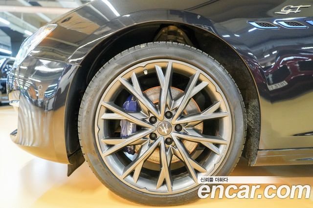 Maserati Ghibli 2021 — photo 7