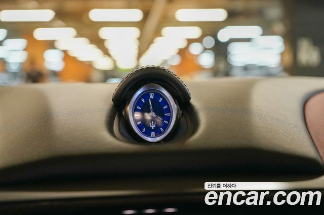 Maserati Ghibli 2021 — photo 10
