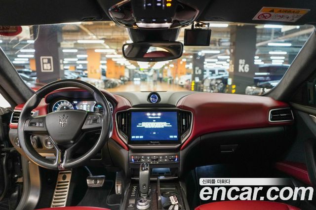 Maserati Ghibli 2021 — photo 14