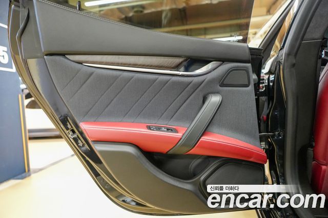 Maserati Ghibli 2021 — photo 17