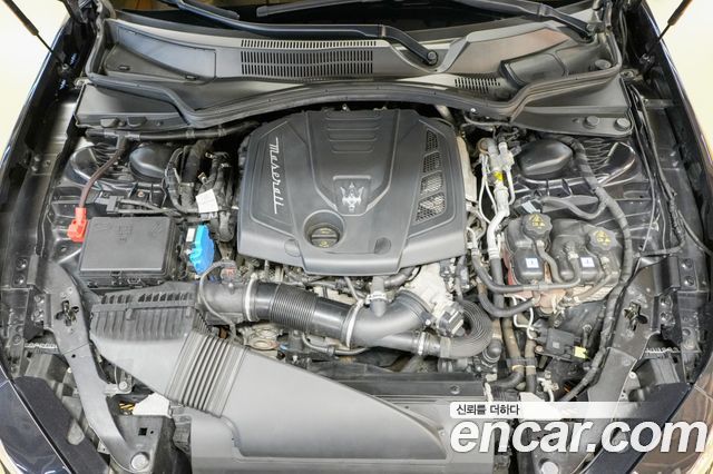 Maserati Ghibli 2021 — photo 20