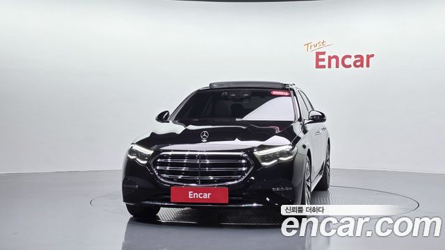 Mercedes-Benz E-Class 2025 — photo 3