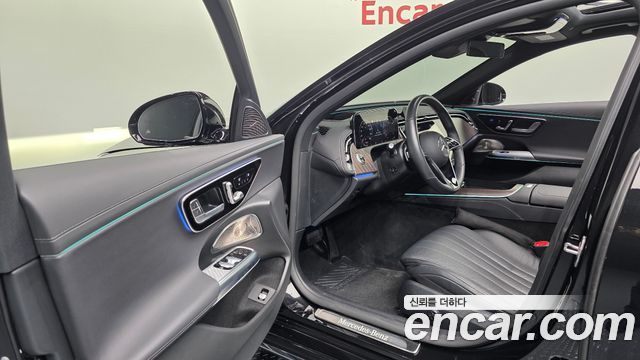 Mercedes-Benz E-Class 2025 — photo 13