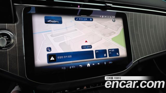 Mercedes-Benz E-Class 2025 — photo 20