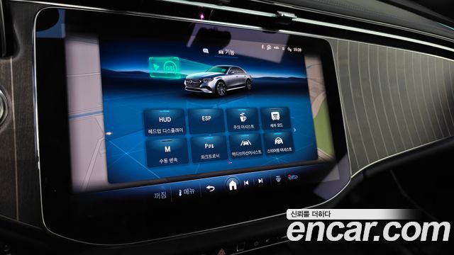 Mercedes-Benz E-Class 2025 — photo 21