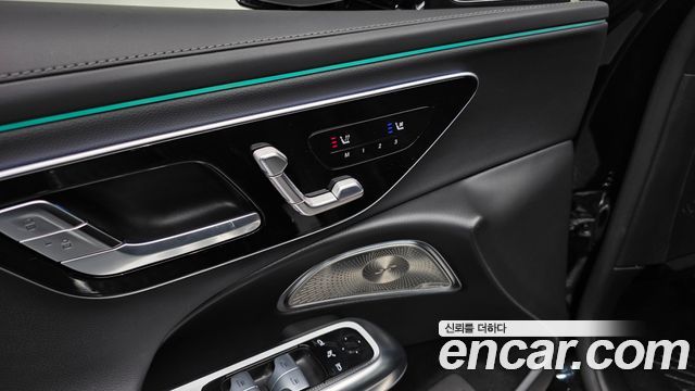 Mercedes-Benz E-Class 2025 — photo 26