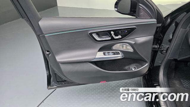 Mercedes-Benz E-Class 2025 — photo 14