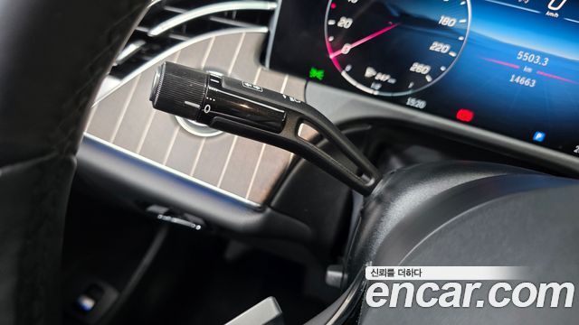 Mercedes-Benz E-Class 2025 — photo 27