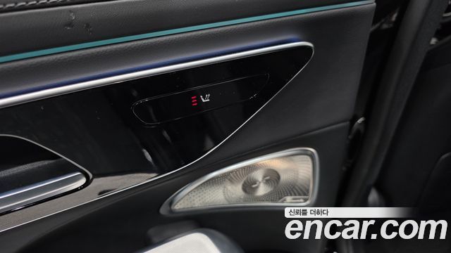 Mercedes-Benz E-Class 2025 — photo 28