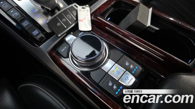 Genesis EQ900 2016 — photo 17