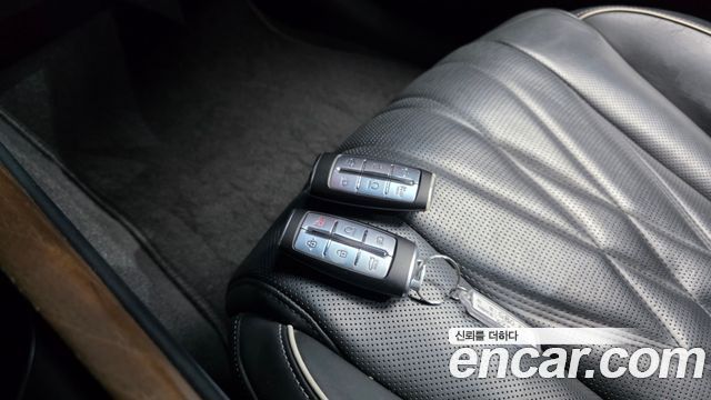 Genesis G80 2022 — photo 27