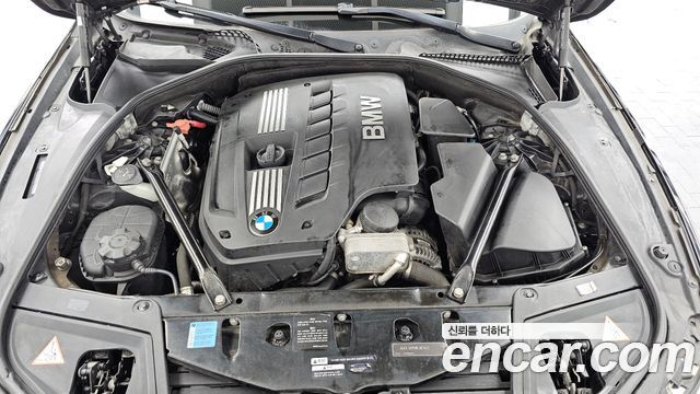 BMW 5-Series 2011 — photo 6