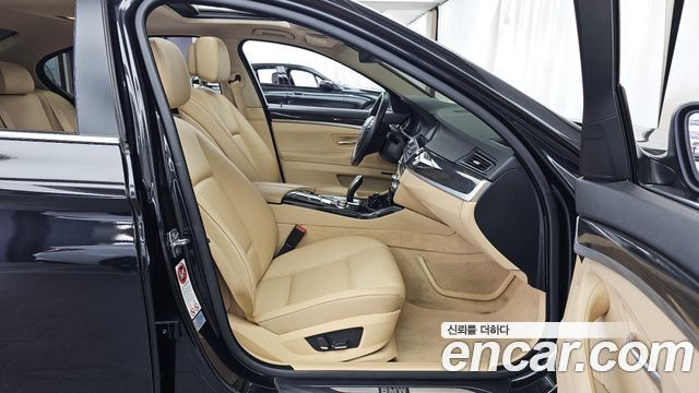 BMW 5-Series 2011 — photo 11