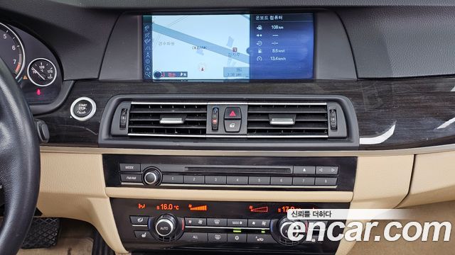 BMW 5-Series 2011 — photo 14