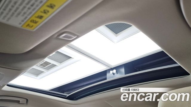 BMW 5-Series 2011 — photo 18