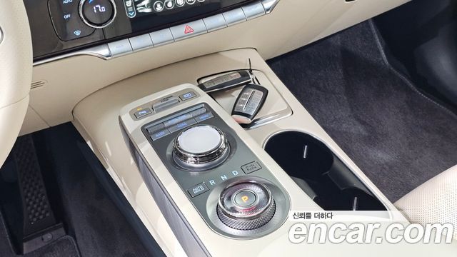 Genesis GV70 2022 — photo 12